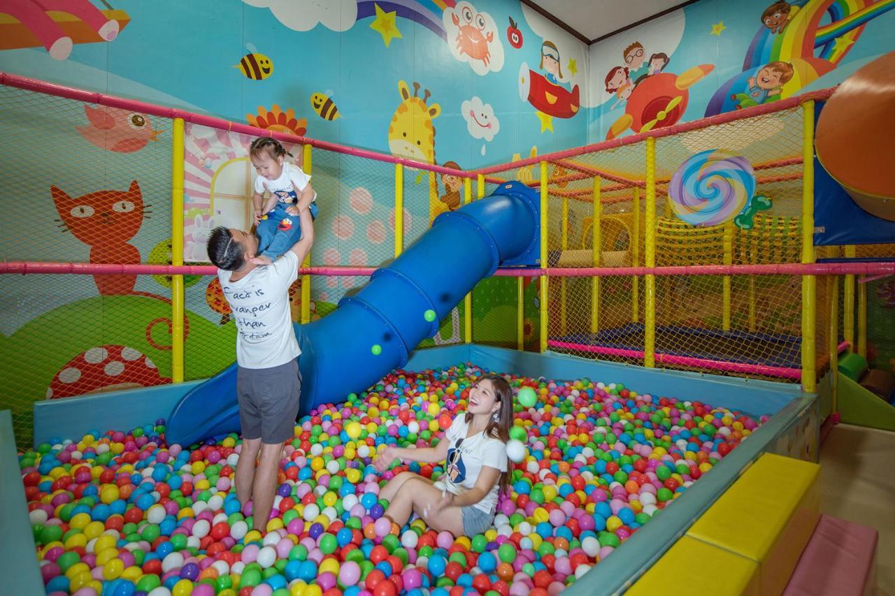 Mission Hills Hotel Resorts Шънджън Екстериор снимка