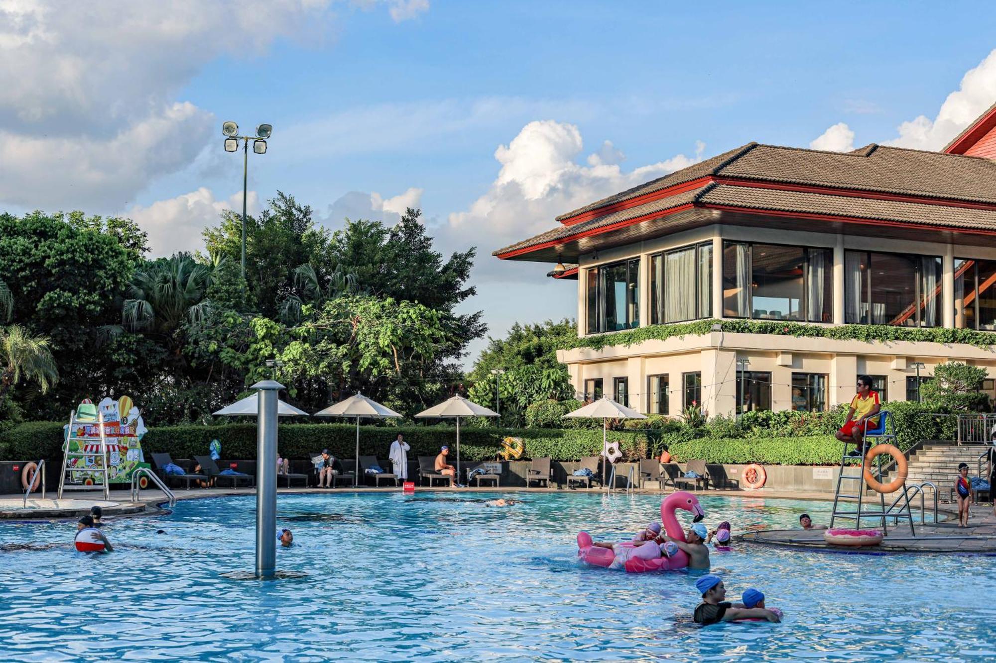 Mission Hills Hotel Resorts Шънджън Екстериор снимка